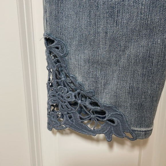 Soft Surroundings Touch of Lace Jeans Light Blue Wash Stretch size 10 - Picture 7 of 15